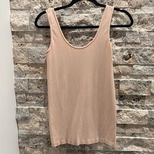 C’est moi Women's Cream Tank Top size M
Check measurements